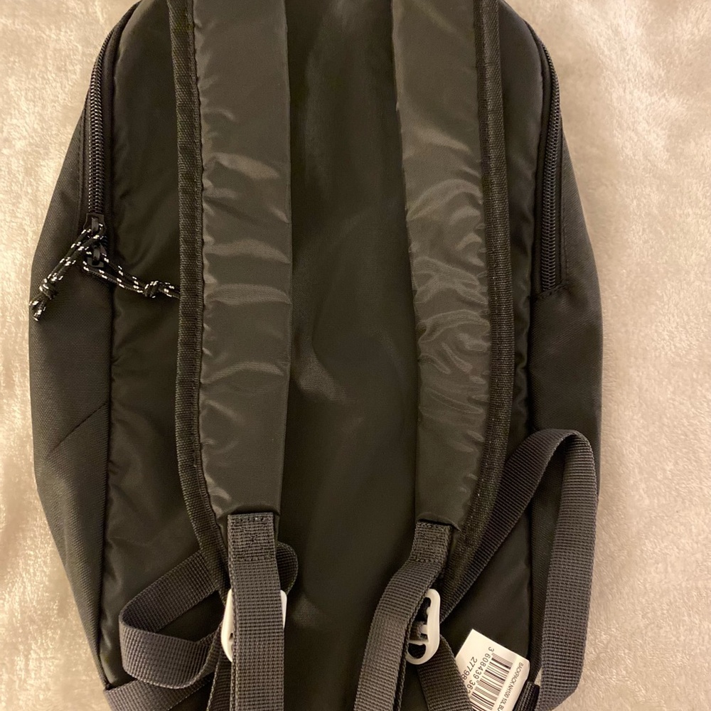 ๐ Quechua Black Backpack - Picture 11 of 15
